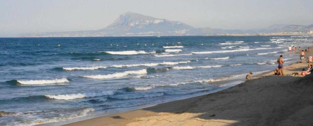 Piles - Apartment - Sleeps 7 - Parking - Seafront المظهر الخارجي الصورة