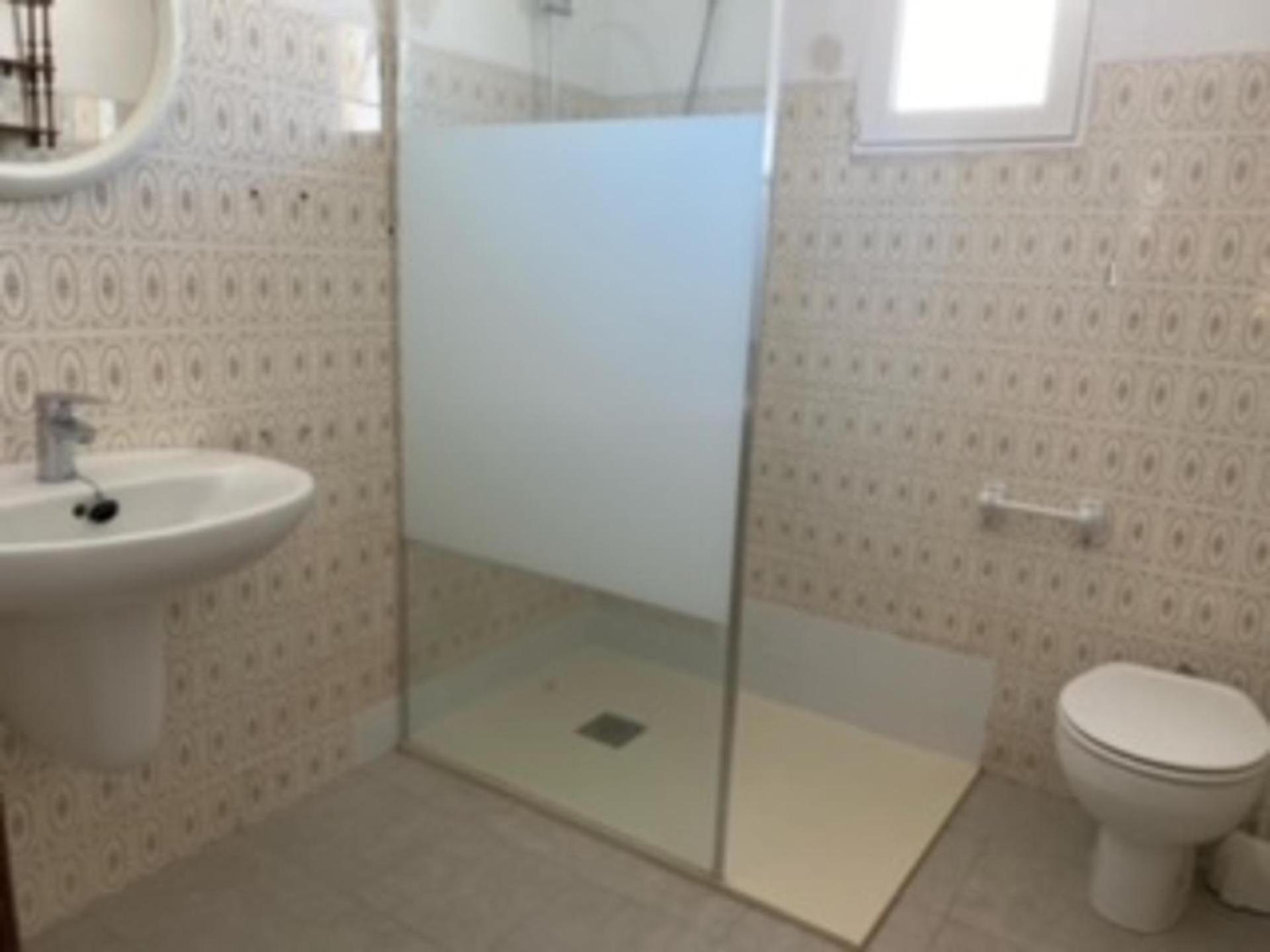 Piles - Apartment - Sleeps 7 - Parking - Seafront المظهر الخارجي الصورة